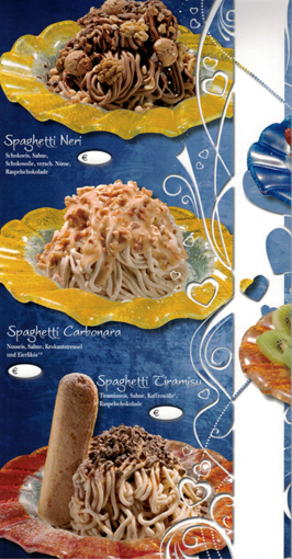 Eiskarte Spaghetti Time. Schwerpunktkarte Innenteil links. Eisspaghetti Neri mit Schokoladeneis, Eisspaghetti Carbonara mit Nusseis und Eisspaghetti Tiramisu.