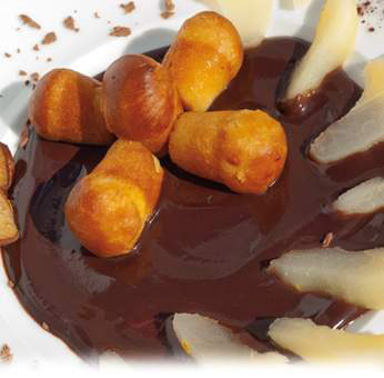 Baba Birne mit Italienischer Heißer Schokolade als Dessert