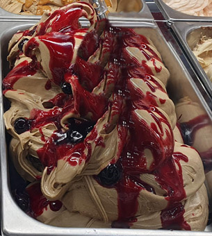 Eisidee Espresso mit Martini trocken und Amarena Variation