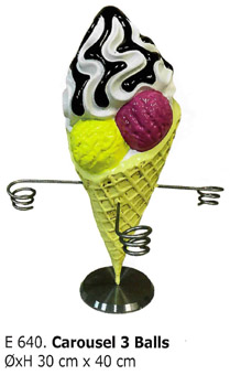 Eiswerbung. Bunte Werbeeistüte, Thekeneiswerbung mit Obers